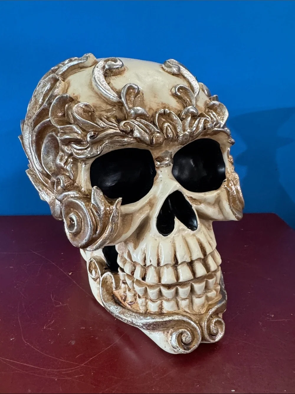 Decorative Ornate Skull Accent - Ivory & Gold